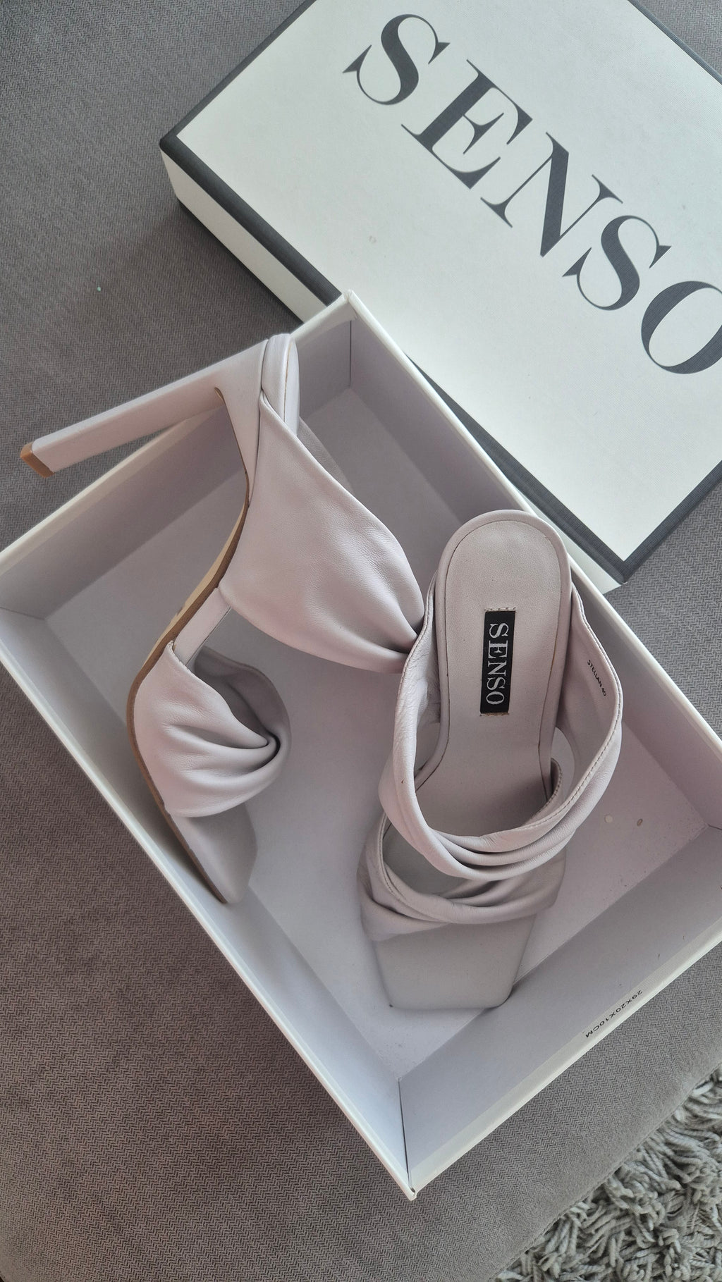 Senso high heel leather sandal