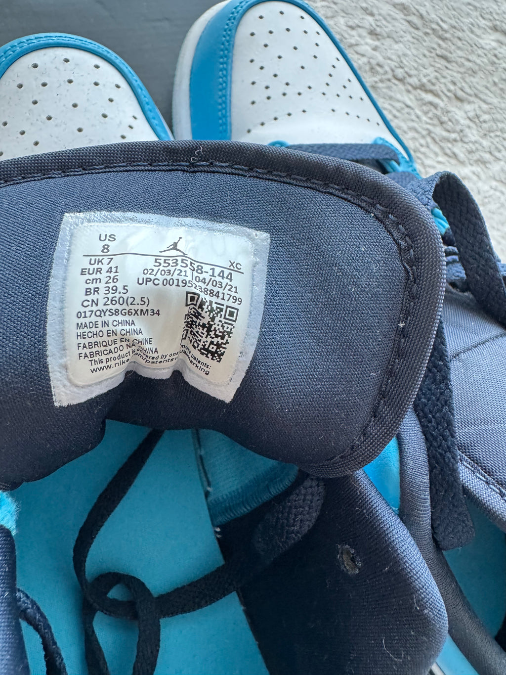 Air Jordan 1 Low UNC (2021) - US 8 / EU 41