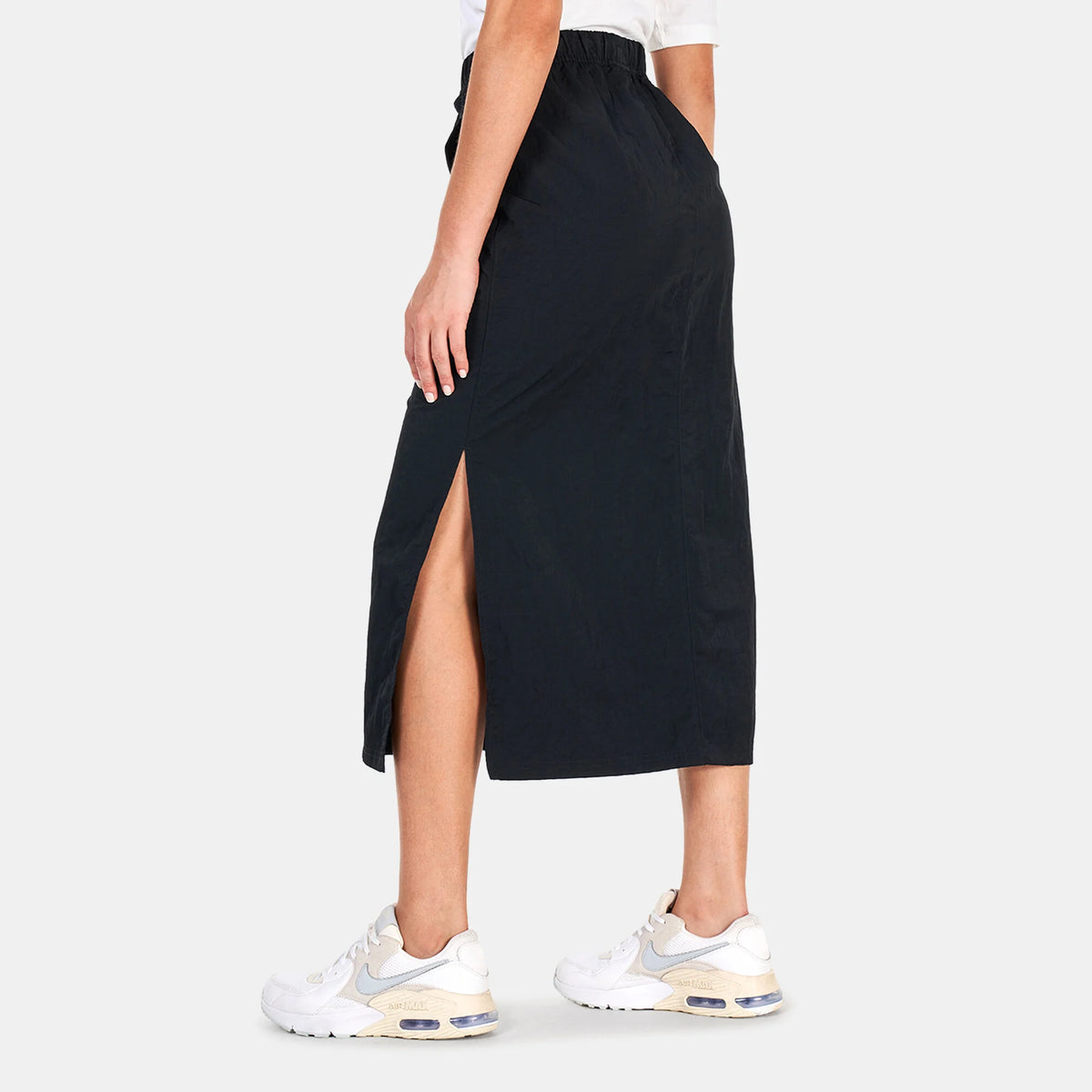 NIKE Women's Sportswear Essential High-Waisted Woven Skirt